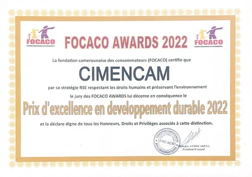 journee-mondiale-des-droits-du-consommateur-cimencam-remporte-le-prix-dexcellence-focaco-en-developpement-durable.png