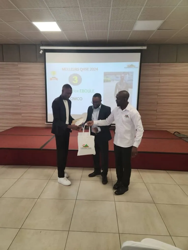 cimencam-celebre-l-excellence-avec-les-transporteurs-et-chauffeurs3.jpg