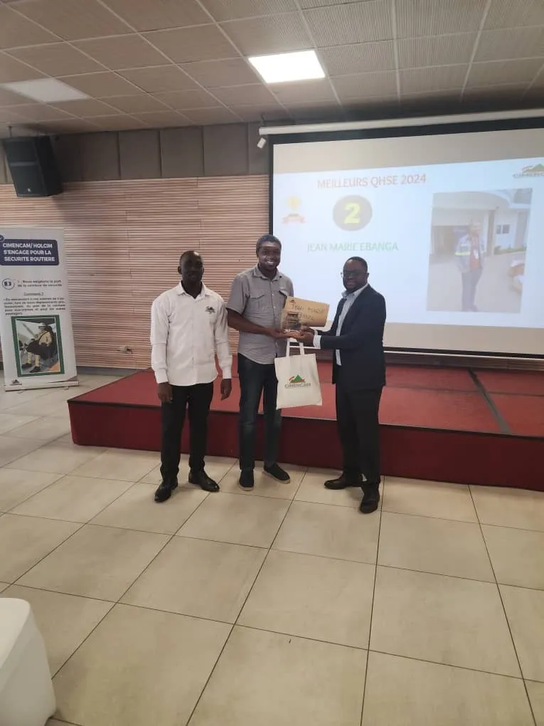 cimencam-celebre-l-excellence-avec-les-transporteurs-et-chauffeurs4.jpg