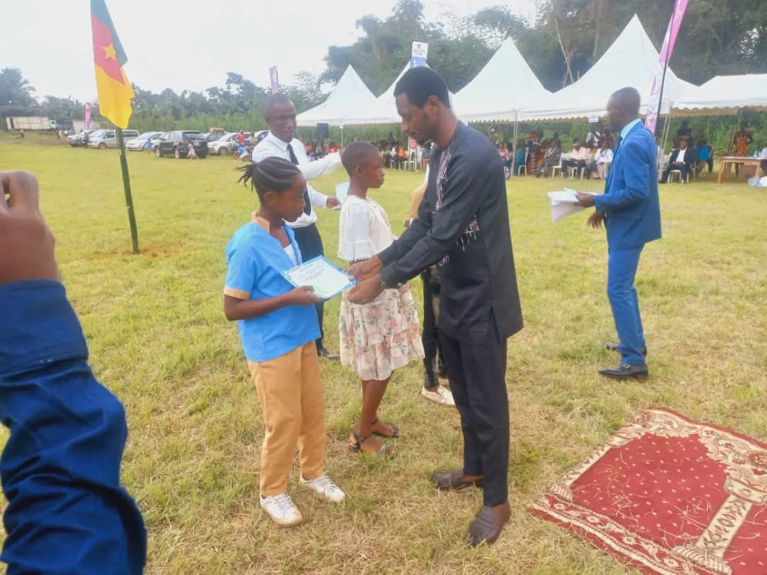 Cimencam accompagne l’excellence scolaire à Makondo 1