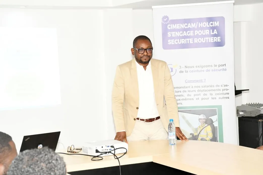 rencontre-entre-l-equipe-commerciale-et-les-distributeurs-region-1.jpg