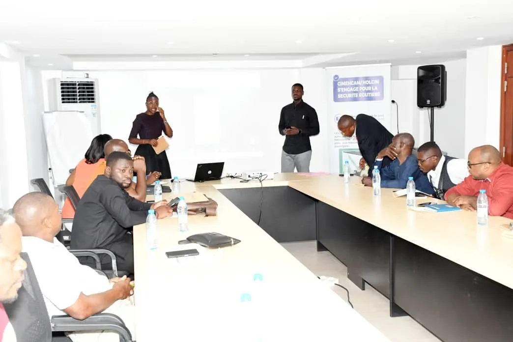 rencontre-entre-l-equipe-commerciale-et-les-distributeurs-region-3.jpg
