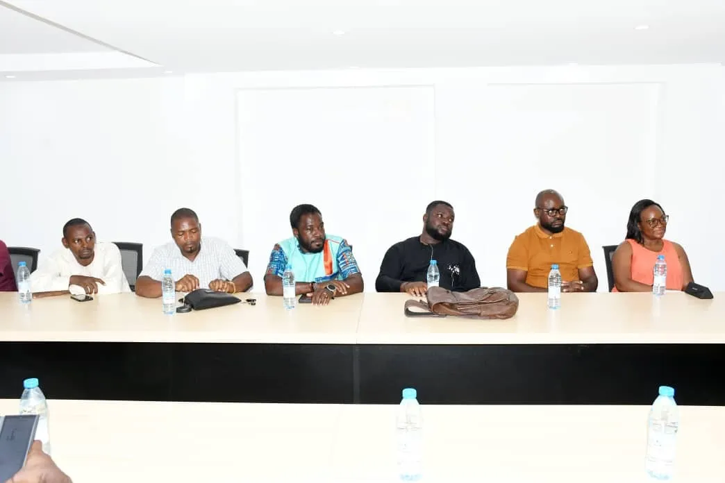 rencontre-entre-l-equipe-commerciale-et-les-distributeurs-region-4.jpg