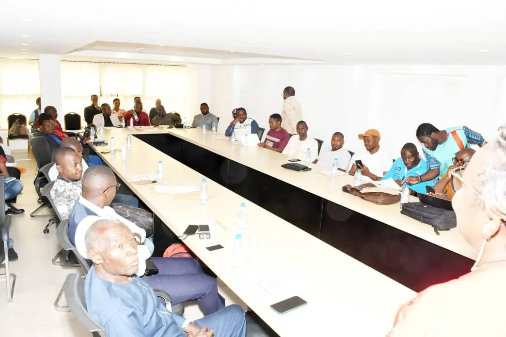 rencontre-entre-l-equipe-commerciale-et-les-distributeurs-region-7.jpg