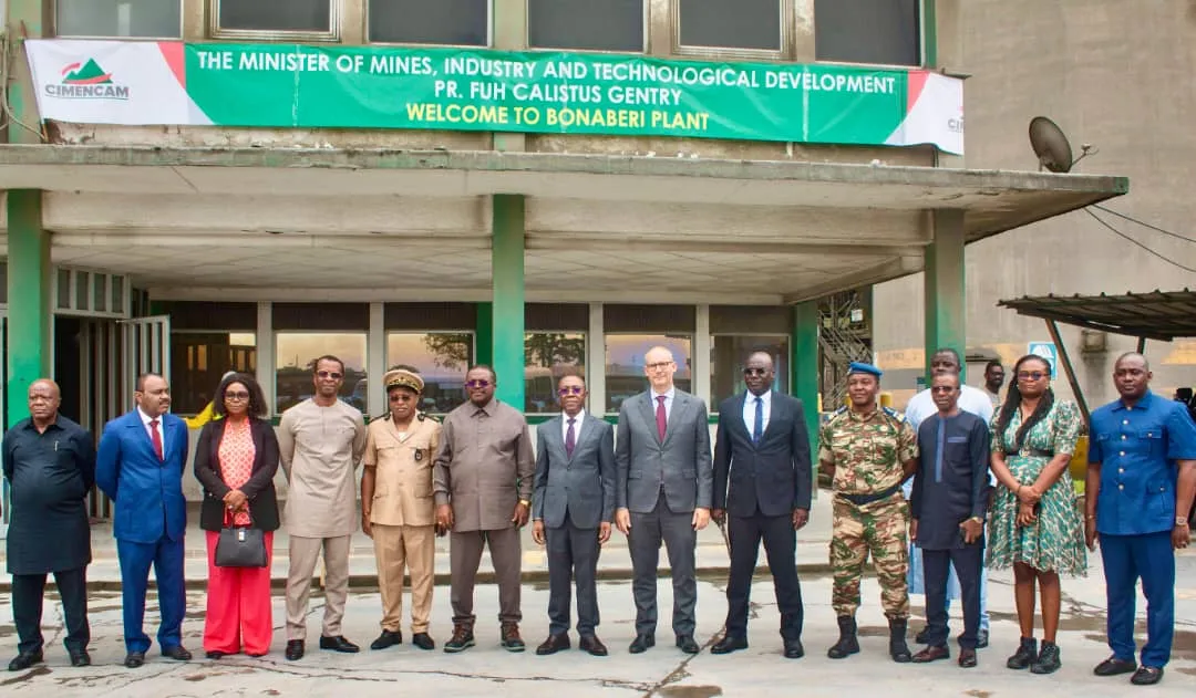 visite-du-ministre-des-mines-de-l-industrie-et-du-developpement-technologique7.jpeg
