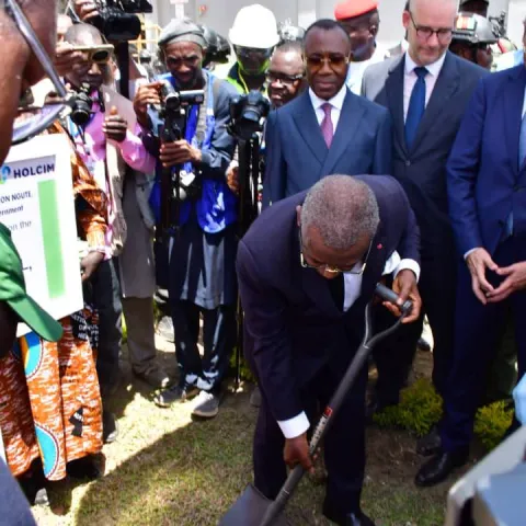 premier-minstre-a-l-inauguration-officielle-de-cimfig-le-debut-d-une-nouvelle-ere-de-l-industrie-cimentiere.jpg